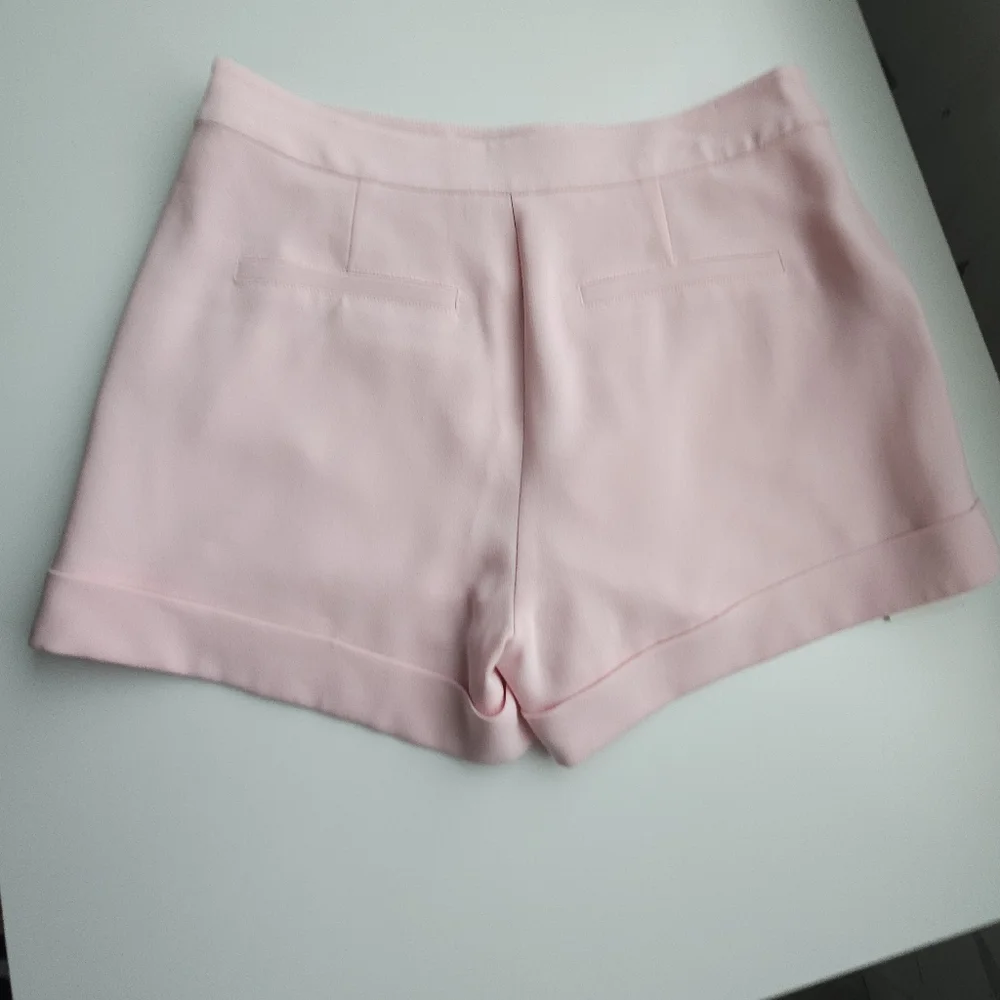 Cinq A Sept Elaine Baby Pink Crepe Cuffed Lined Shorts - Picture 9 of 15